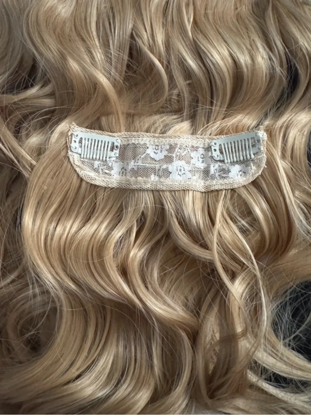 Blonde Wavy Clip-In Hair Extensions - Natural Blonde